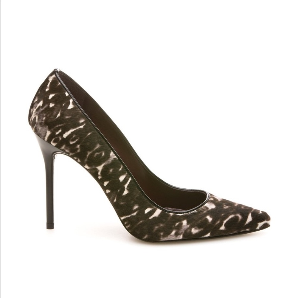 Stuart Weitzman PIpenouvous Calf Pumps